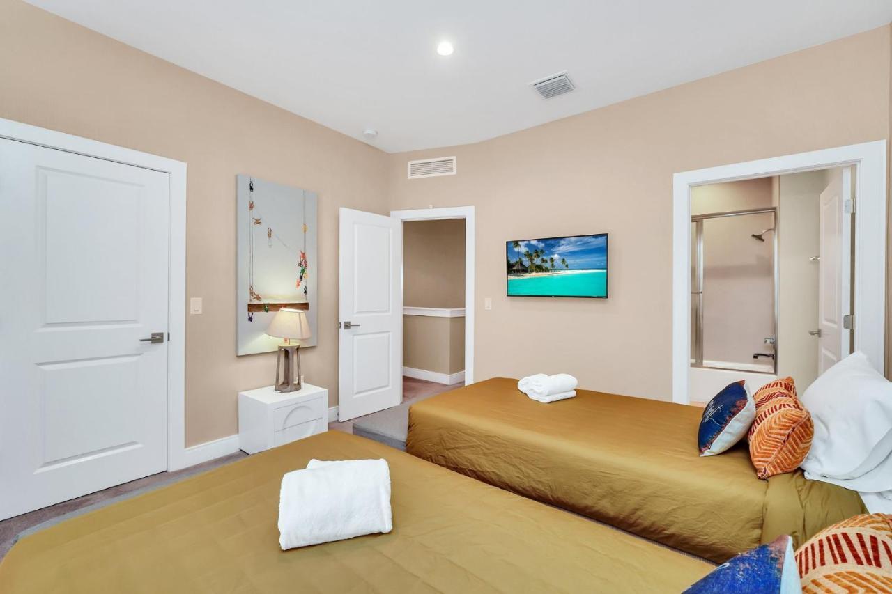 Luxury Villa Less Than A Mile From Disneyworld -Bonus Elevator- Ορλάντο Εξωτερικό φωτογραφία